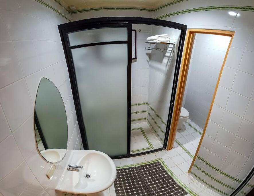 Twin House Villa Coron Luaran gambar